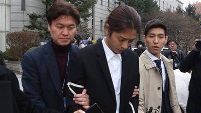 بعد سجنه في قضية اغتصاب، جون يونغ يعود للساحة من بوابة الموسيقى 