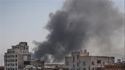 تصعيد خطير، 6 غارات أمريكية بريطانية على مطار الحديدة اليمني