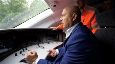 كامل الوزير: سأعمل من 8 صباحا إلى 3 مساء في الصناعة ومن 3 إلى 10 في النقل 