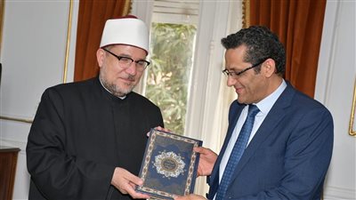 تشمل ارتداء فيست، الصحفيين تعلن انتهاء أزمة قرار منع تصوير الجنازات وضوابط التغطية