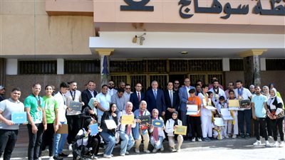 محافظ سوهاج يكرم 37 لاعبا لحصولهم على ميداليات بمختلف البطولات