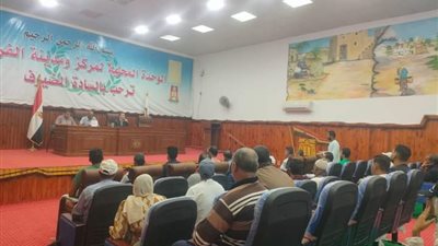 رئيس مركز الفرافرة يواصل لقاءاته الدورية مع المواطنين ويبحث مطالبهم 