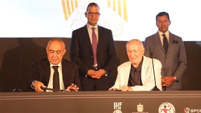 مصر تواصل رعايتها للأحداث العالمية وتوقع عقد استضافة سوبر جلوب كرة اليد