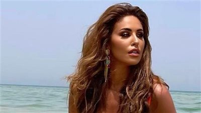 مي سليم تنجو من حادث سير 