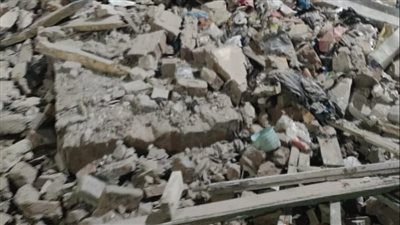 انهيار عقار خال من السكان في حي وسط الإسكندرية 