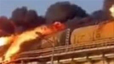 اشتعال النيران في قطار محمل بالوقود بسوهاج (صور)