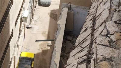 انهيار أجزاء من عقار بحي شرق في الإسكندرية 