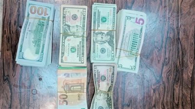 حجز مدير مبيعات وتاجر بحوزتهما عملات محلية وأجنبية بمطار القاهرة 