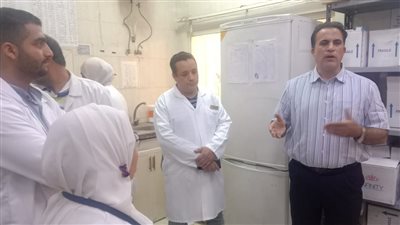  نائب مدير فرع التأمين الصحي بالشرقية يتفقد العمل بعيادة كفر صقر (صور)