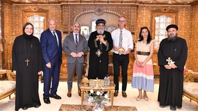 البابا تواضروس يبحث التعاون مع نادي الشبان المسيحيين حول العالم