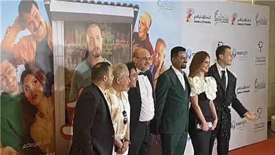 أول رد من أحمد الفيشاوي على تصرفاته الغريبة في العرض الخاص بفيلم 