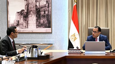 رئيس الوزراء: نعمل على توفير كافة أنواع الدعم للصحفيين 