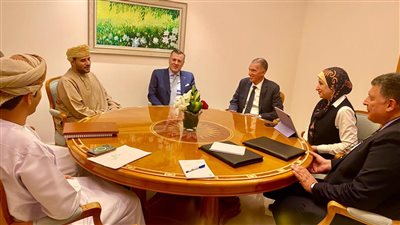 وزير السياحة يبحث زيادة حركة السياحة الوافدة لمصر من سلطنة عمان 