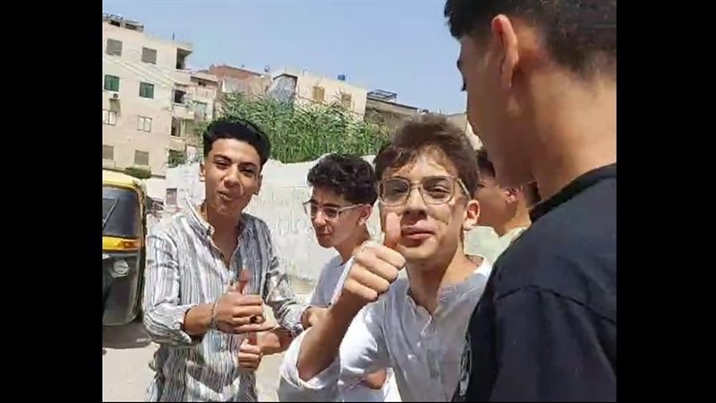فرحة طلاب الاعدادية
