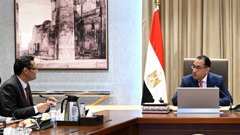 مدبولي ونقيب الصحفيين،