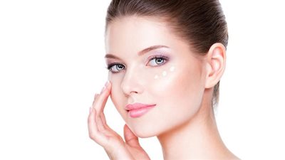 قناع الكركديه وحبة البركة لتعزيز نضارة البشرة 