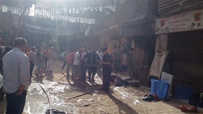 انتداب المعمل الجنائي لمعاينة حريق التهم 3 محال بسوهاج 