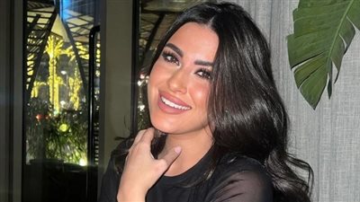 ميرنا نور الدين تحتفل بعيد ميلادها بحضور أصدقائها 