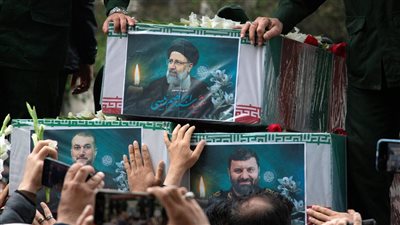 وفاة إيراني بعد سماعه نبأ تحطم مروحية رئيسي، والسر حب آل هاشم