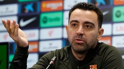 برشلونة يمنع تشافي هيرنانديز من التدريب في إسبانيا 