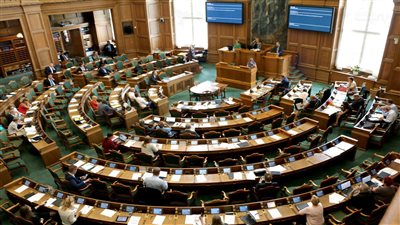  مطالب برلمانية بخفض الأسعار والقضاء على الاحتكار واختيار وزير للاستثمار.. تحقيق الحياة الكريمة للمواطنين على رأس الأولويات والسيطرة على التضخم ومراقبة الأسواق