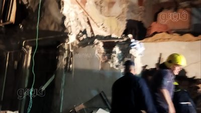 انهيار عقار وسط الإسكندرية والبحث عن ناجين أسفل الأنقاض
