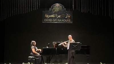 كلاسيكيات ورومانسيات عالمية للفلوت والتشيللو والهارب على المسرح الصغير (صور) 