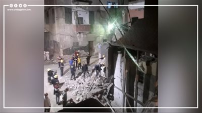 لقطات جديدة من موقع انهيار عقار الإسكندرية، استخراج جثتين والبحث عن آخرين (فيديو وصور) 