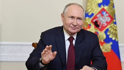 10 رسائل من بوتين خلال فعالية تركيب وعاء ضغط المفاعل النووي بمحطة الضبعة