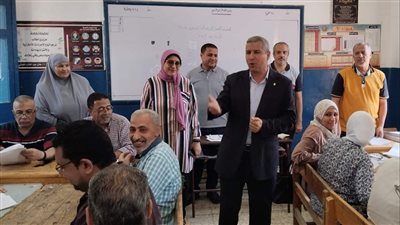 مدير التعليم بدمياط يتفقد مقار أعمال تصحيح امتحانات الشهادة الإعدادية