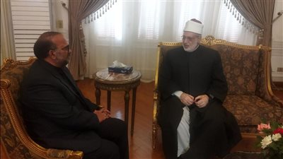 وكيل الأزهر يقدم واجب العزاء في وفاة الرئيس الإيراني