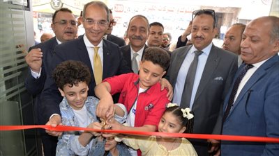 وزير الاتصالات يفتتح أعمال تطوير مكتب بريد الإسماعيلية الرئيسي (صور) 