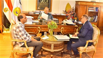 محافظ أسيوط يوجه بالمتابعة الدورية لأعمال رصف الطرق بالمراكز والمدن