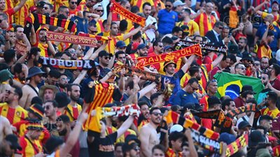  بأعلام تونس والبرازيل، جمهور الترجي متواجد بإستاد القاهرة قبل مباراة الأهلي (صور)