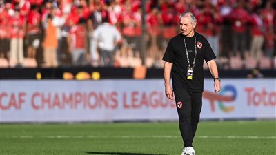 مبهور بجماهير الأهلي، شاهد رد فعل كولر فور نزوله ملعب إستاد القاهرة 