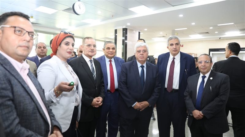 الدكتور أيمن عاشور
