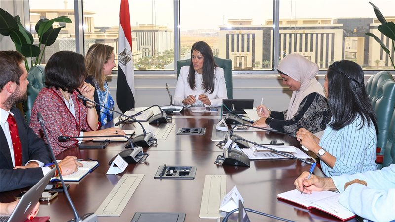 المشاط ووفد بنك الاستثمار