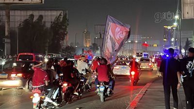 بالسيارات والدراجات النارية، احتفالات جماهير الأهلي بكأس أفريقيا في كوبري أكتوبر والعجوزة (فيديو وصور)