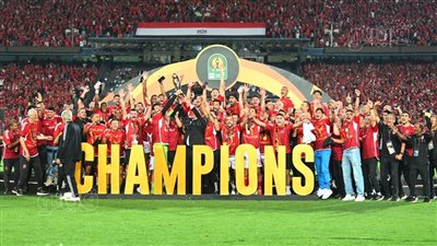 أخبار الرياضة اليوم: الأهلي بطلا لـ أفريقيا.. ومانشستر يونايتد يتوج بكأس الاتحاد الإنجليزي.. والعين بطل آسيا بخماسية في شباك يوكوهاما الياباني