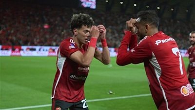 اوع كتفي يا عم، رد فعل إمام عاشور تجاه مشجع حاول التقاط سيلفي معه (فيديو)