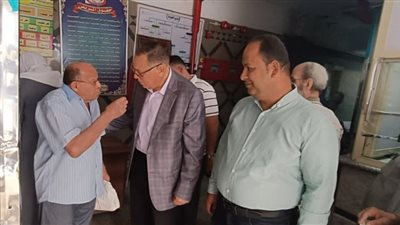 جولة مفاجئة لمحافظ الشرقية لتفقد حالة النظافة بمدينة بلبيس (صور)