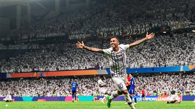 سفيان رحيمي نجم الشباك في العين الإماراتي قبل مونديال الأندية 