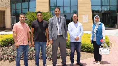 وفد نقابة المهندسين يدعم مرضى السرطان بأورام الأقصر (صور)