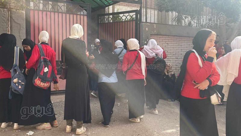طلاب الدبلومات الفنية