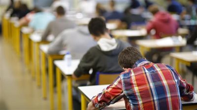 طلاب الدبلومات الفنية يستكملون امتحانات نهاية العام بجميع المحافظات 