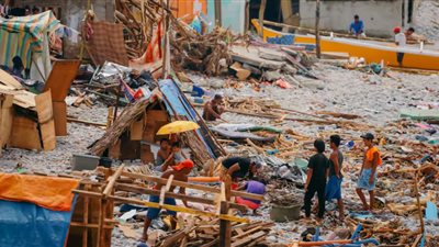عاصفة قوية تضرب أكبر جزر الفلبين