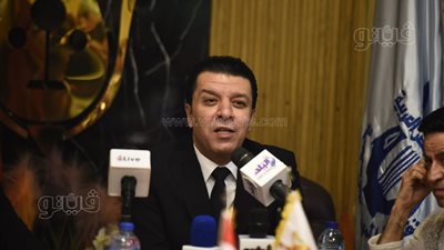 حرصا علي مستقبله، مصطفي كامل يتنازل عن اتهامه لعامل بالنصب
