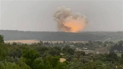  إعلام عبري: دوي انفجارات قوية في وسط إسرائيل