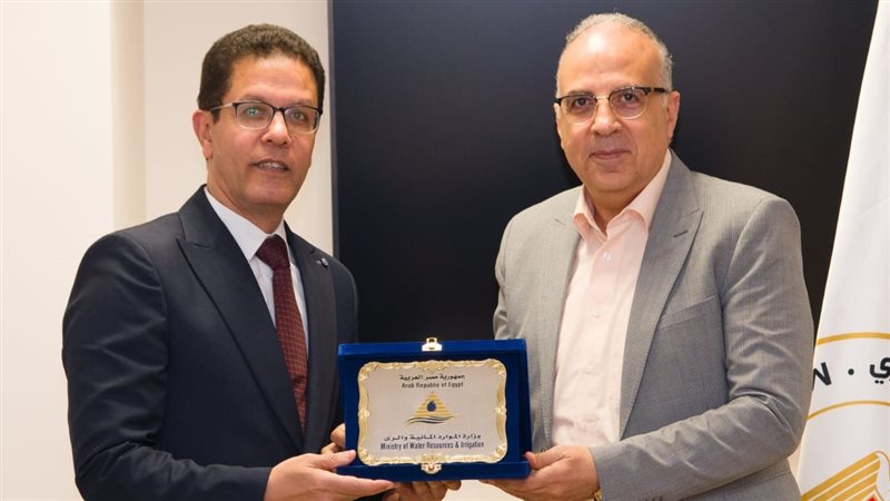وزير الري الدكتور