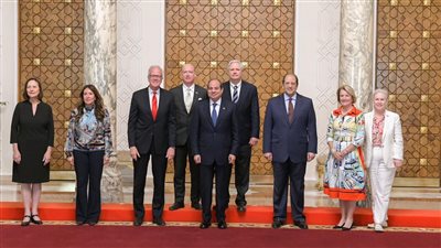 السيسي يستقبل وفد الكونجرس الأمريكي.. يؤكد ضرورة وقف الحرب بغزة.. يشدد على المخاطر الناجمة عن العمليات العسكرية الإسرائيلية في رفح الفلسطينية وتداعياتها الإنسانية والأمنية.. وضرورة تطبيق حل الدولتين